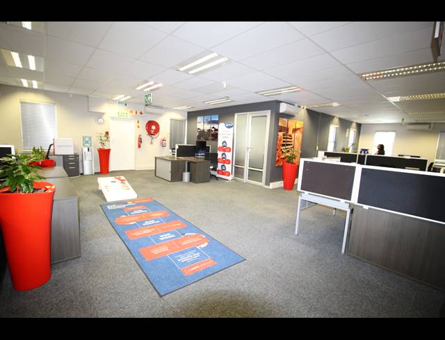 3,331M² OFFICE FOR SALE IN BEREA